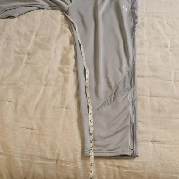 Under Armour Women's Light Gray Active Pantsuit - Picture 14 of 15